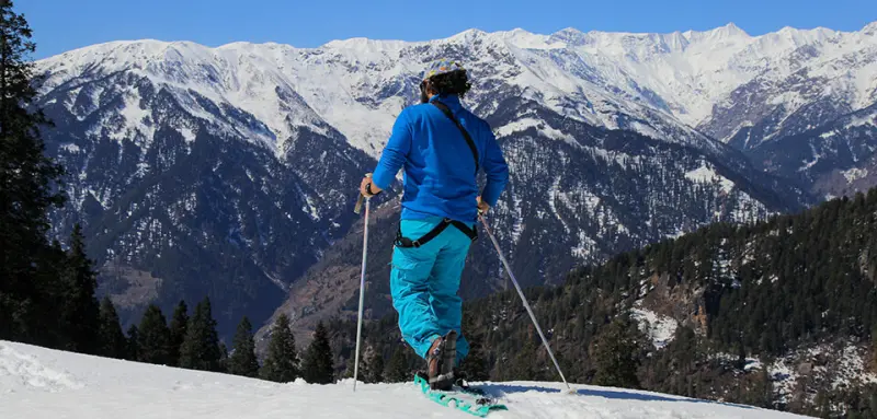 Racketing/ Snowshoeing gallery image